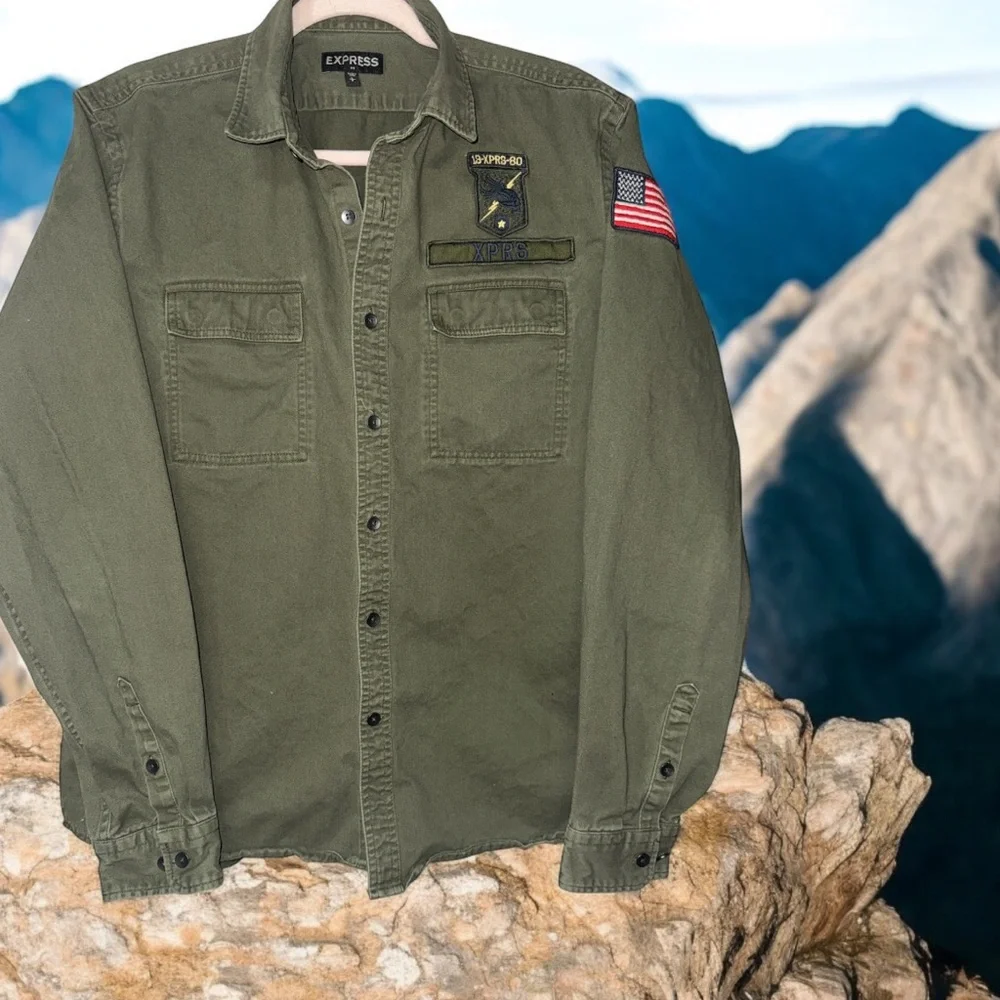 EXPRESS Men's Long Sleeve Button Up Shirt Jacket | Olive | Army Green Large‎